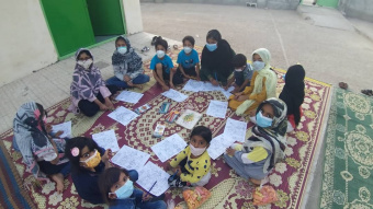 فعالیت خدمات‌رسانی به مردم زلزله زده توسط گروه جهادی مدرسه‌عالی شهید مطهری